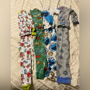 Carter's Kids Pajama Sets lot of 4 5t EUC
